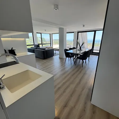 Rooftopwohnung Ueber Den Daechern Von Vinitsa Mit Meerblick *